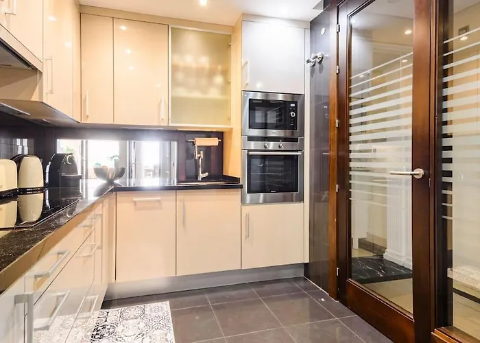 Lujo En Primera Linea De Playa En Bahia De La Plata, Apartman Estepona