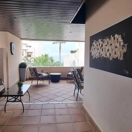 Lujo En Primera Linea De Playa En Bahia De La Plata, Apartamento Estepona