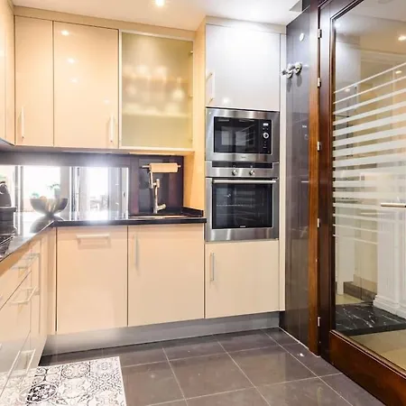 Lujo En Primera Linea De Playa En Bahia De La Plata, Apartman Estepona