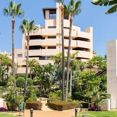 Lujo En Primera Linea De Playa En Bahia De La Plata, Apartamento Estepona